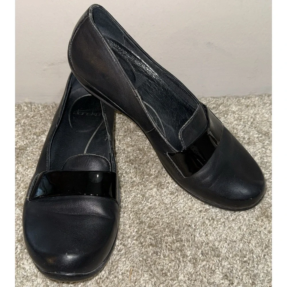 Dansko Oksana Loafers EU 39 / US 8.5-9 Black Leather Shoes Patent Trim Slip On
